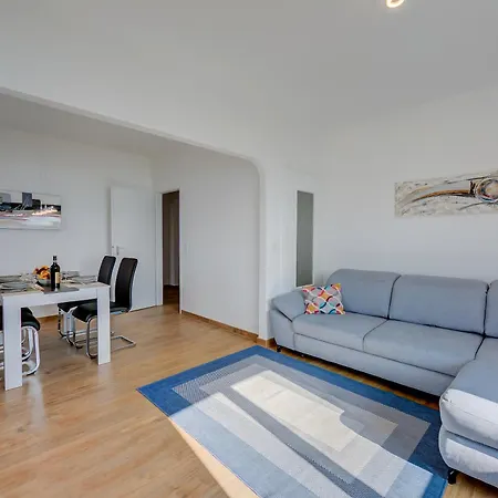 Ca' Gina Panoramica - Monte Bre - Happy Apartment