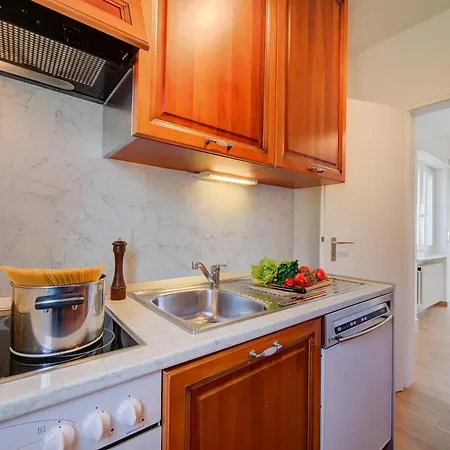 Ca' Gina Panoramica - Monte Bre - Happy Apartment