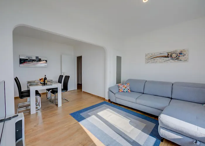 Ca' Gina Panoramica - Monte Bre - Happy Apartamento